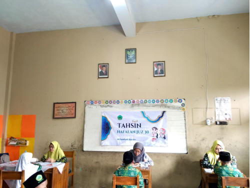MI Salafiyah Warulor Perkuat Program Tahfidz Juz 30 Lewat Tahsin