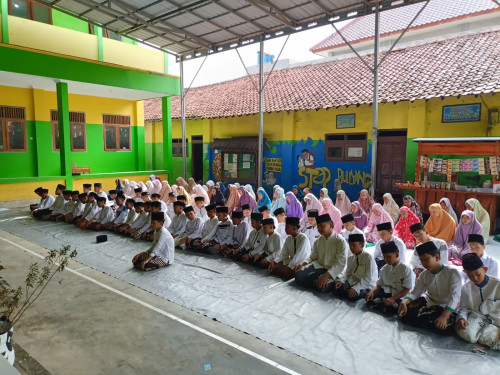 MI Salafiyah Warulor Peringati Hari Santri Nasional, Kepala Madrasah Dukung Penuh Kegiatan HSN